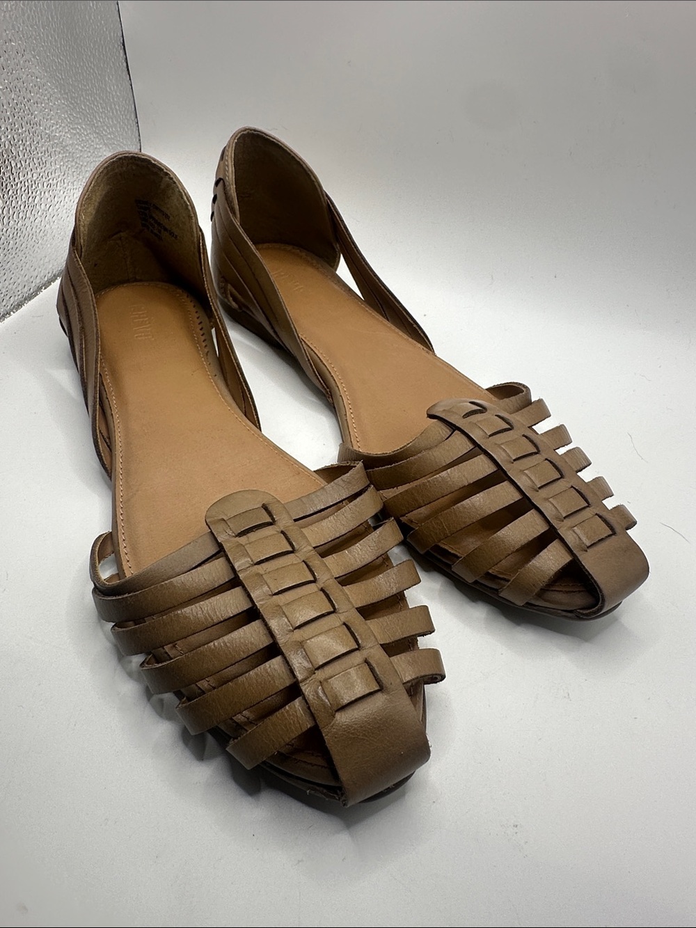 Crevo Sidney Flat Leather Huarache Sandals Taupe size 10